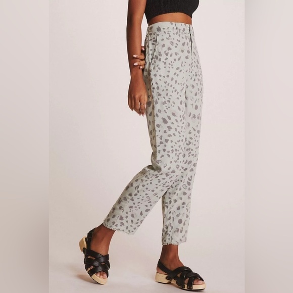 Anthropologie Cloth & Stone Green Animal Print Frayed Straight Leg Pants Size M - Picture 1 of 11
